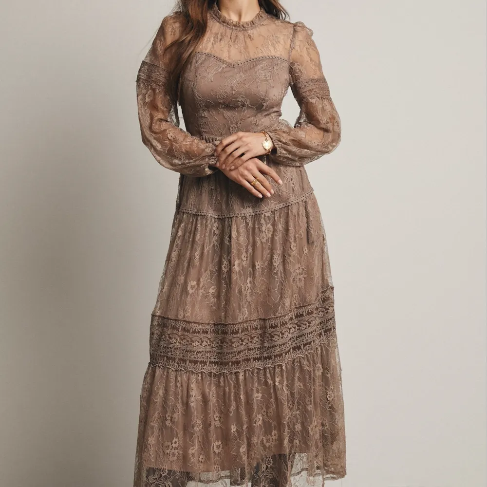 Everyday Floral Lace Detail Smocked Tiered Dress