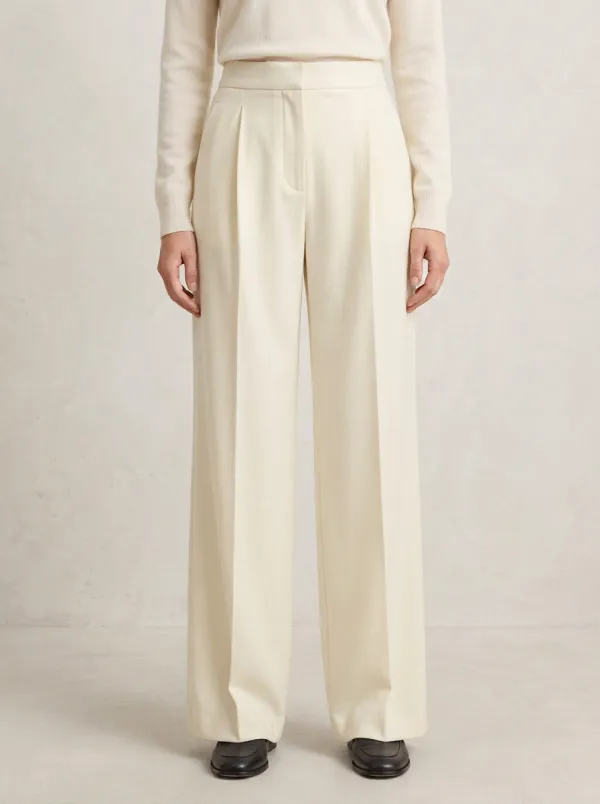 Everyday Shape Pleated Wide-Leg Trousers
