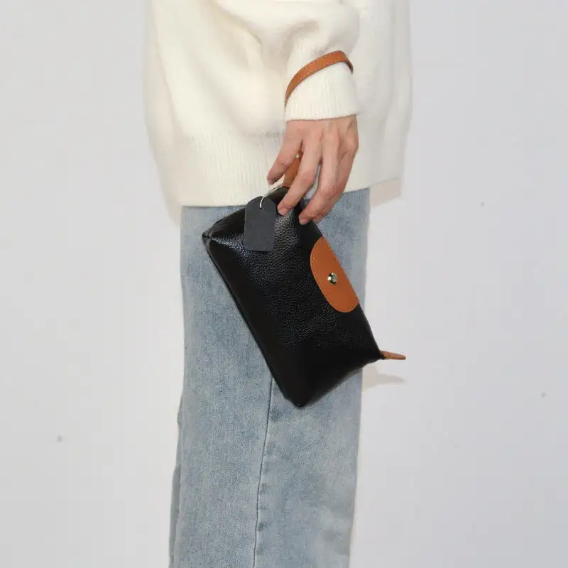 Pocket-Organizing Leather Coin Purse