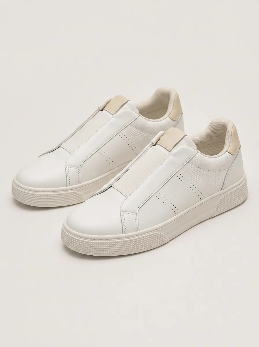 Men's Geometric Pattern Embossed Slip-on Skate Shoes