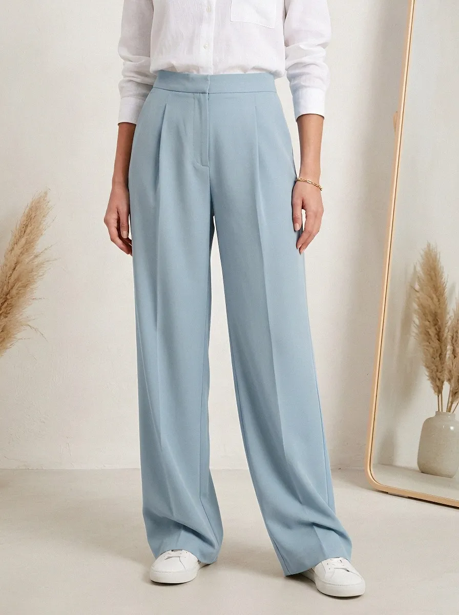 Relaxed Women's Wide-Leg Trousers