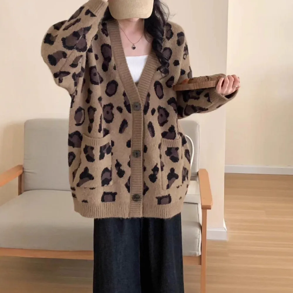 Women's Knit Alpaca-Motif Relaxed Cardigan