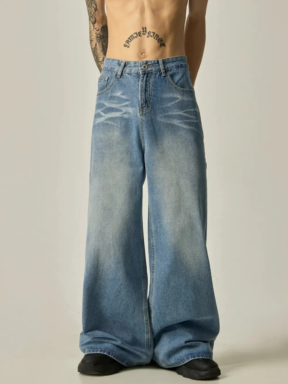 Oversized Wash Wide-Leg Jeans