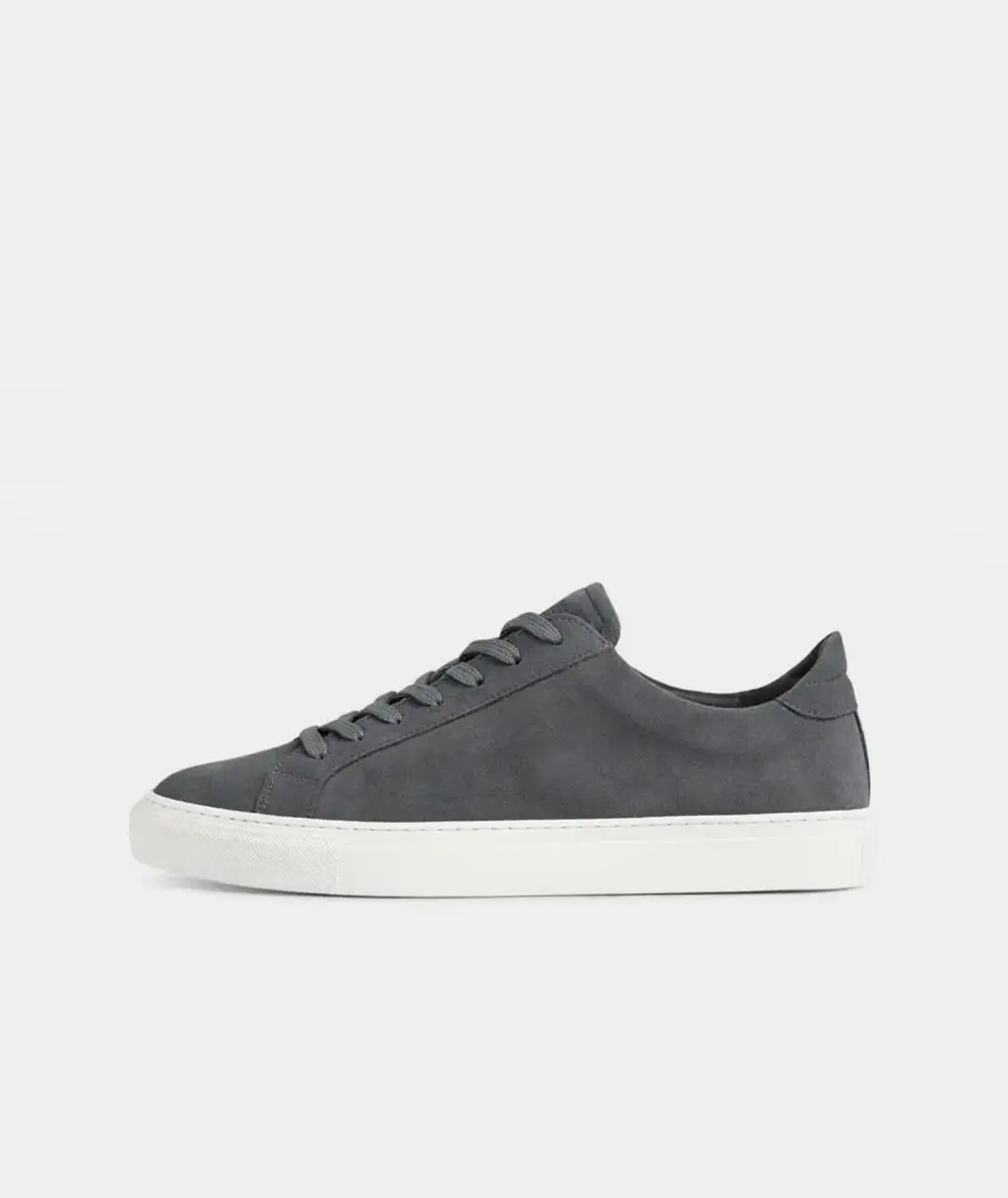 Everyday Streamlined Casual Suede Sneakers