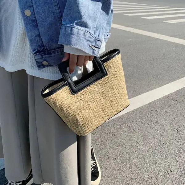 Coastal Essential: Large-Capacity Summer Beach Tote