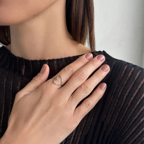 Classic Heart Open-Band Band Fashion Ring