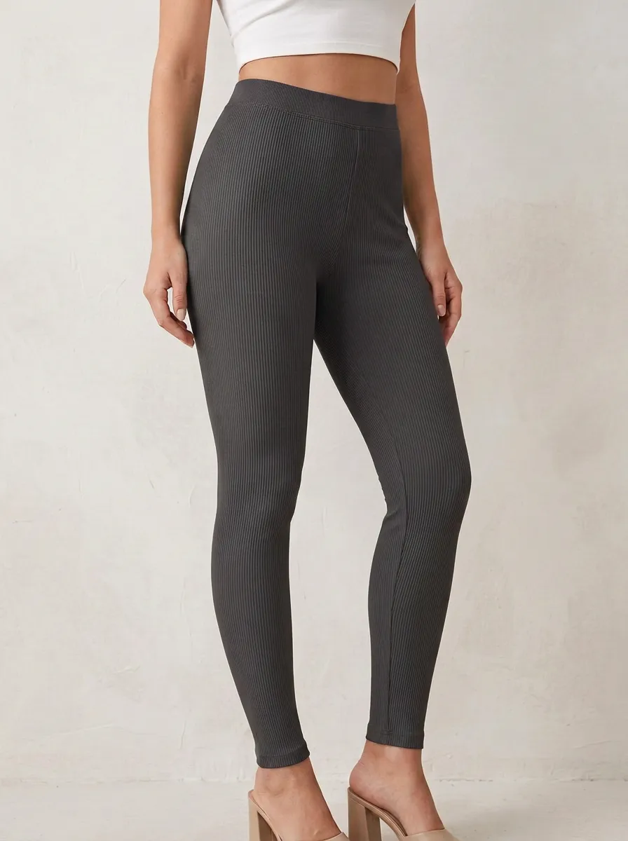 Contemporary Mid-Rise Women's Stretch Mid-Rise Pants