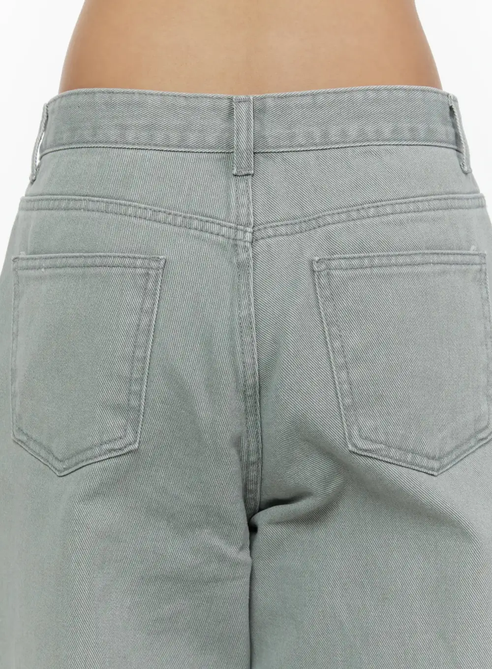 Wide-Fit Pocketed Wide-Leg Jeans