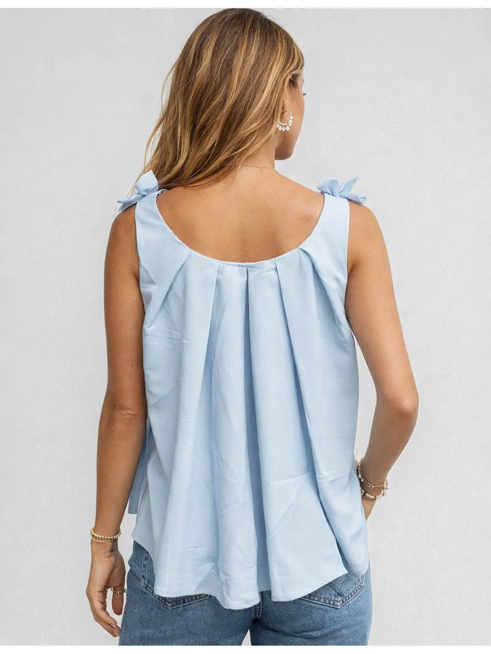 D Flower Round Neck Solid Color Sleeveless Tank Top