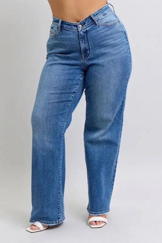High-Waist Relaxed Vintage-Wash Pocketed Straight Leg Jeans