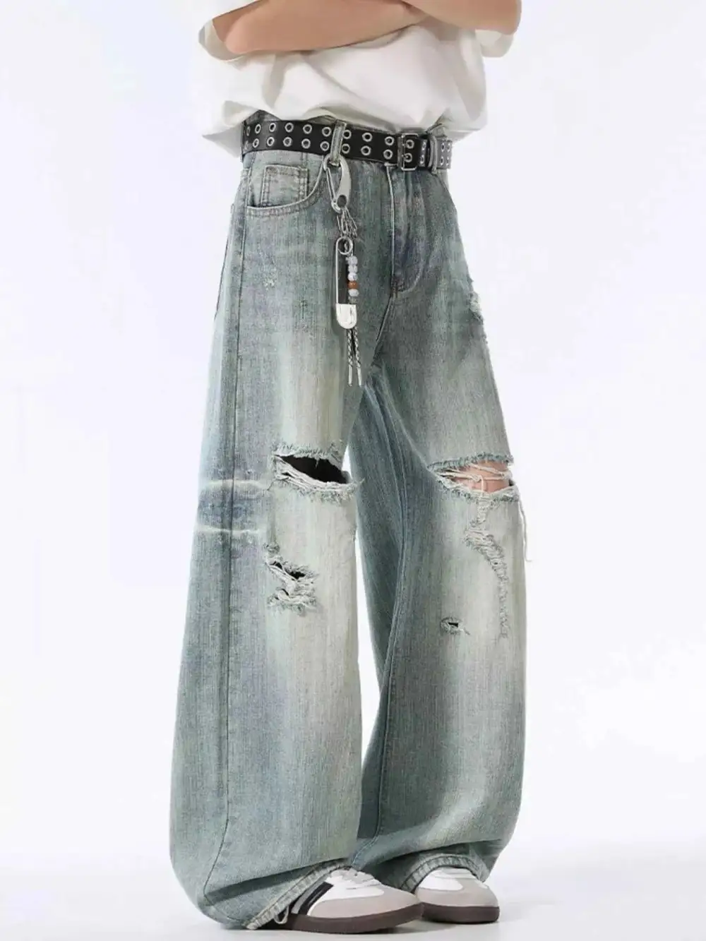 Relaxed Distressed Wide Leg Jeans