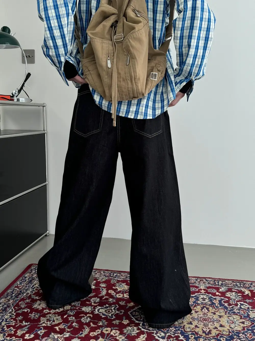 Stitched Wide Fit Jeans