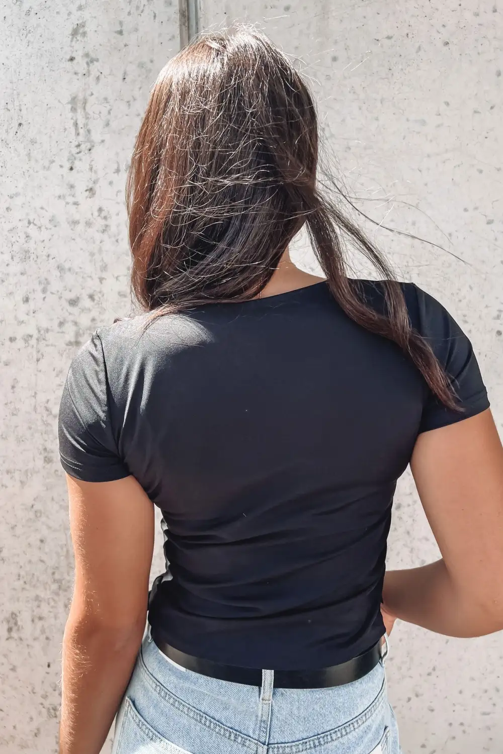 Fitted Essential Silhouette Casual Tee
