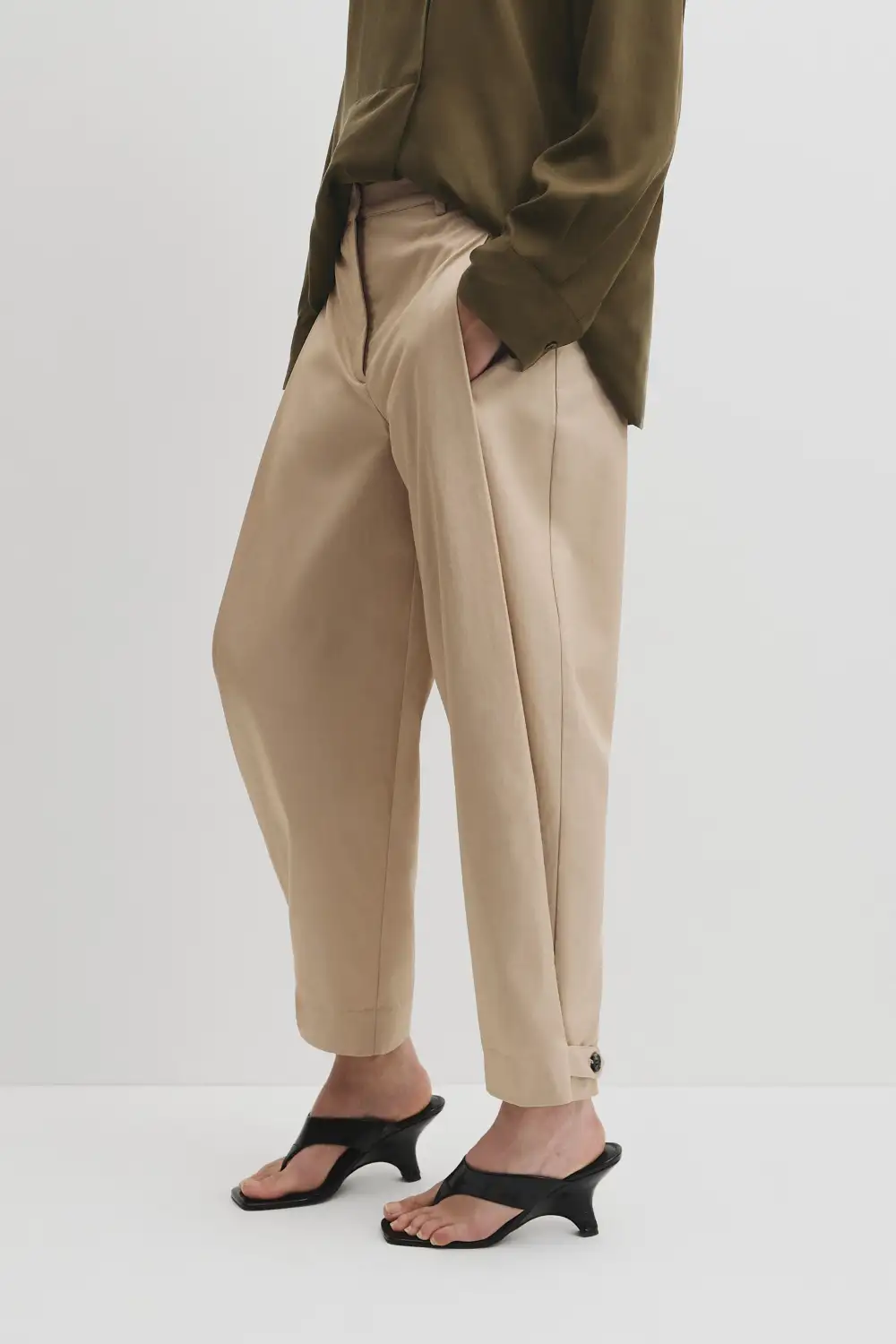 Women's Classic Tapered Pants