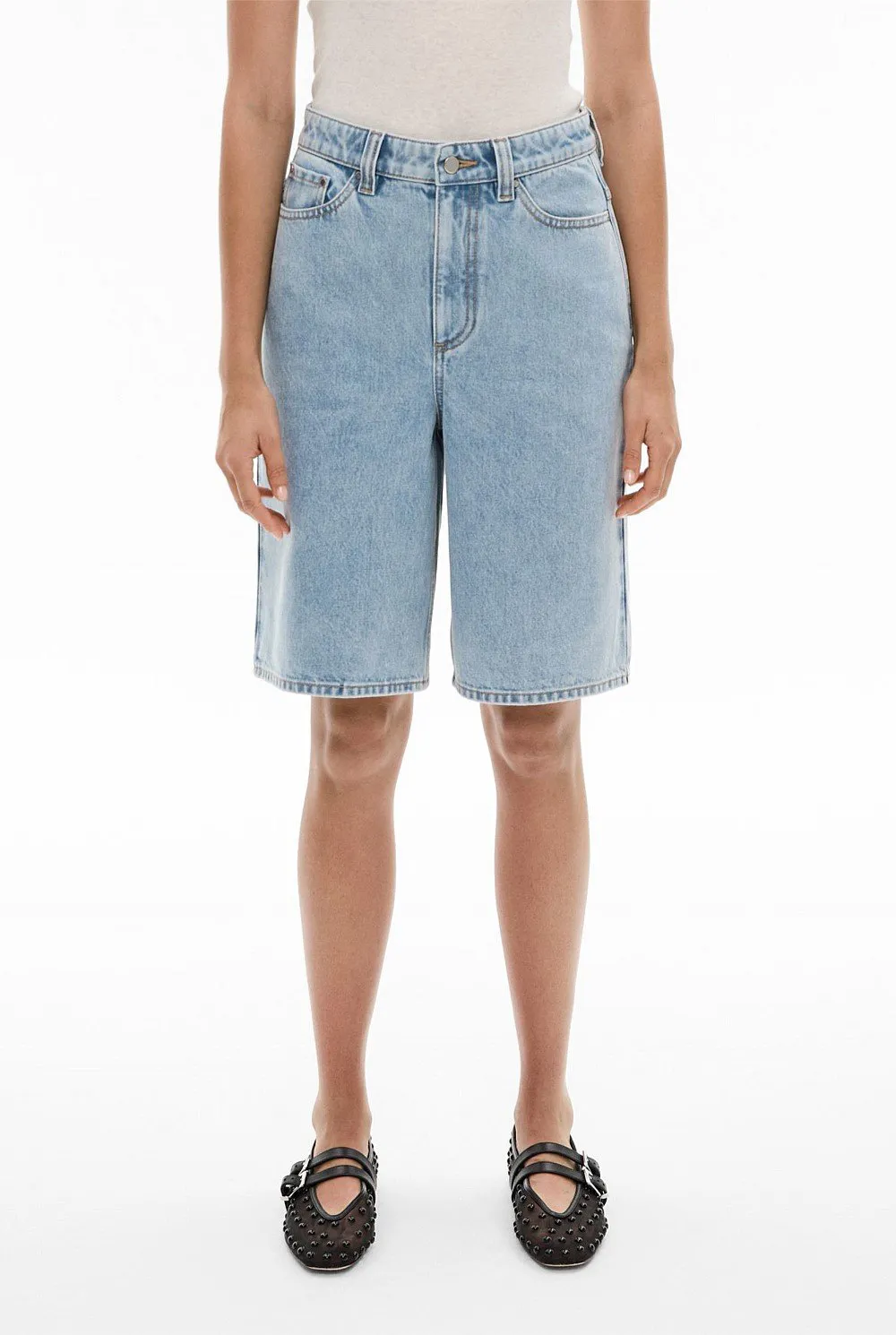 Simple And Stylish Denim Capri Pants