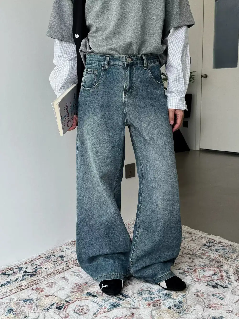 Mid Rise Washed Straight Leg Jeans