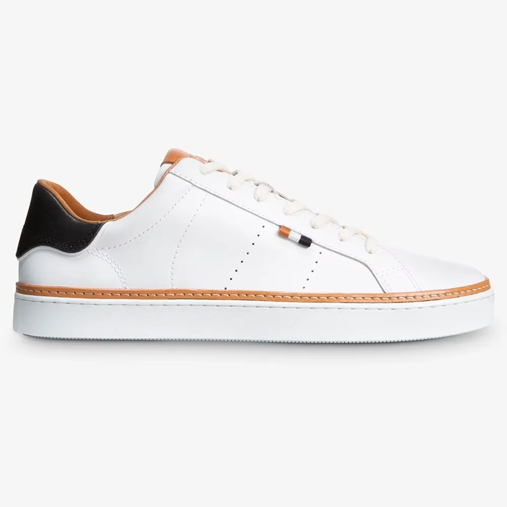 Slightly Roomier Feel Lace-up Casual Style Sneaker