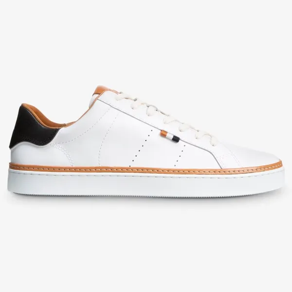 Slightly Roomier Feel Lace-up Casual Style Sneaker