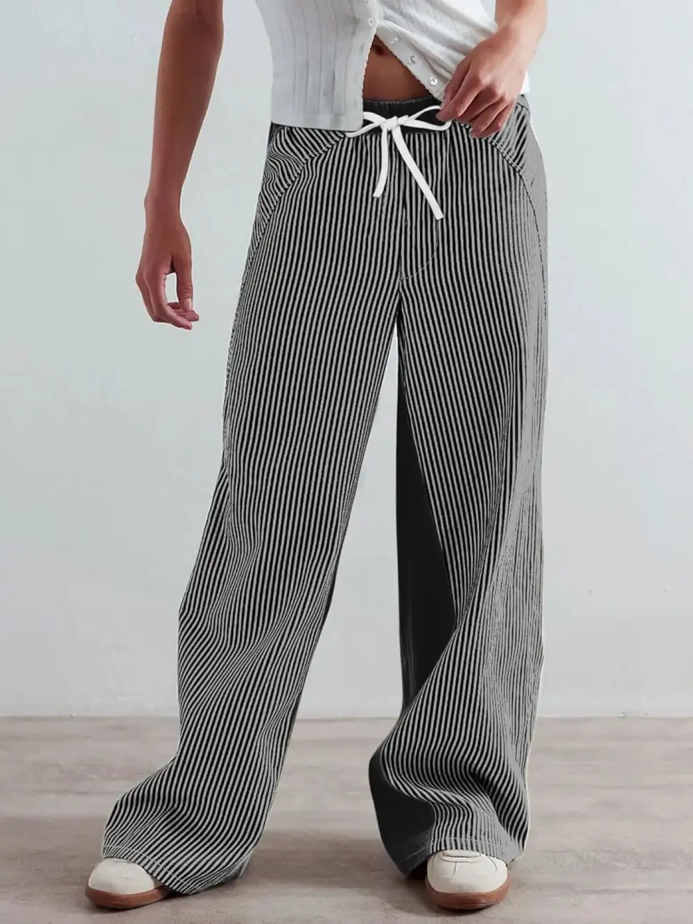 Relaxed Striped Wide Leg Jeans