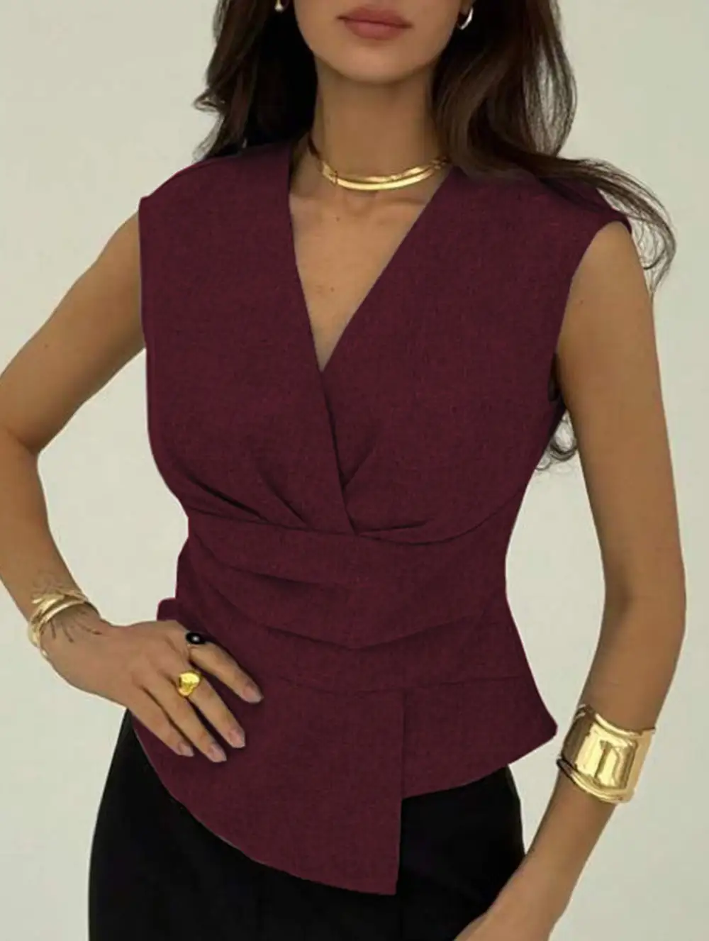 Sleeveless Fitted Waist Pullover Top
