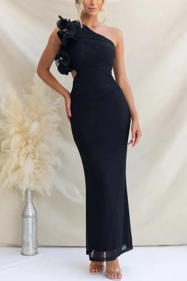 Sophisticated Sleeveless And Flowing Maxi Skirt
