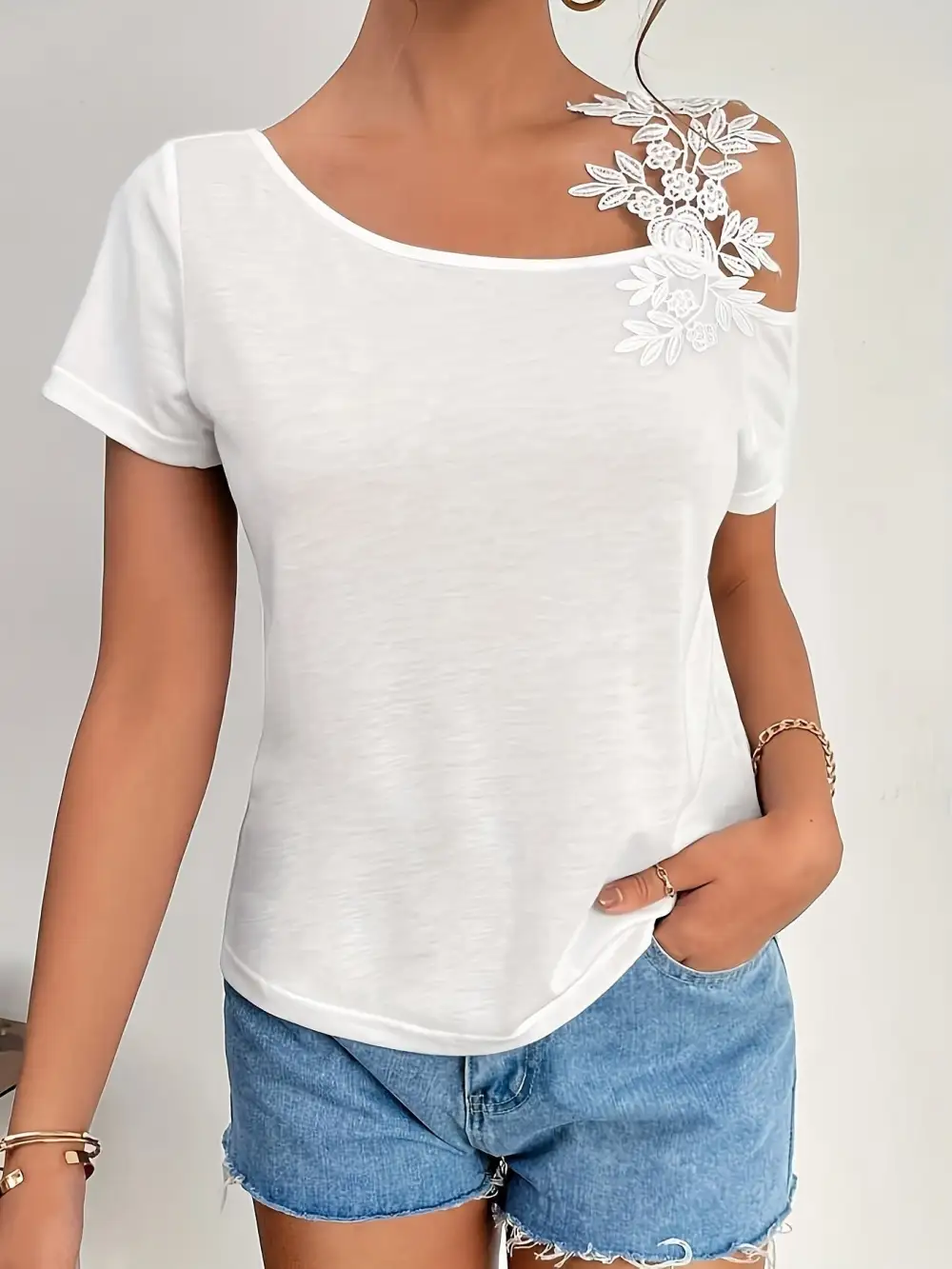 Lace Trim Short Sleeve Tee