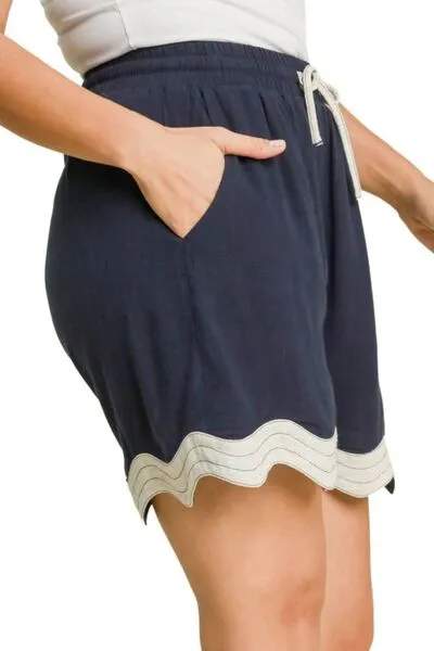 Everyday Full Size Blocked Scalloped Hem Shorts