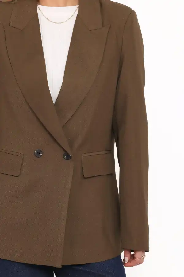 Sleek Notched Collar Blazer