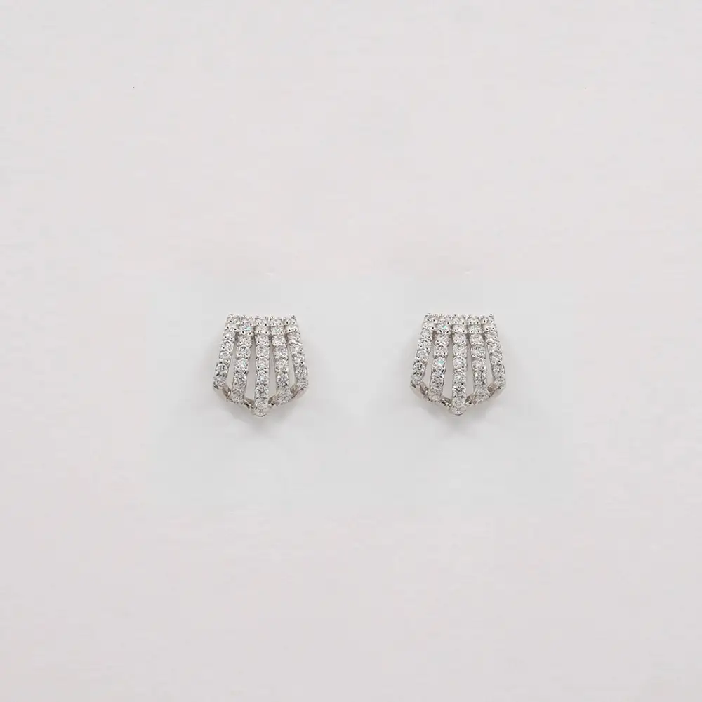 Artful Classic Diamond Earring
