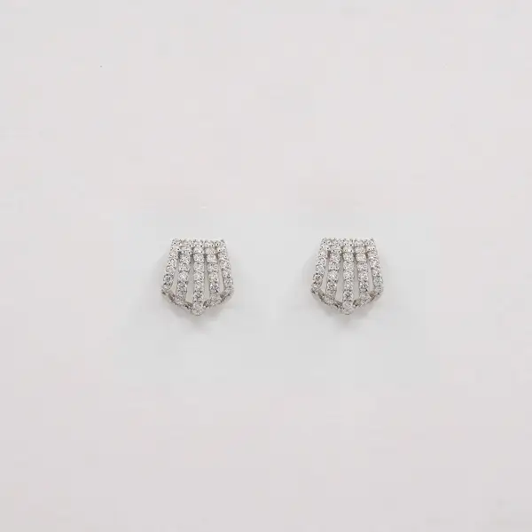 Artful Classic Diamond Earring