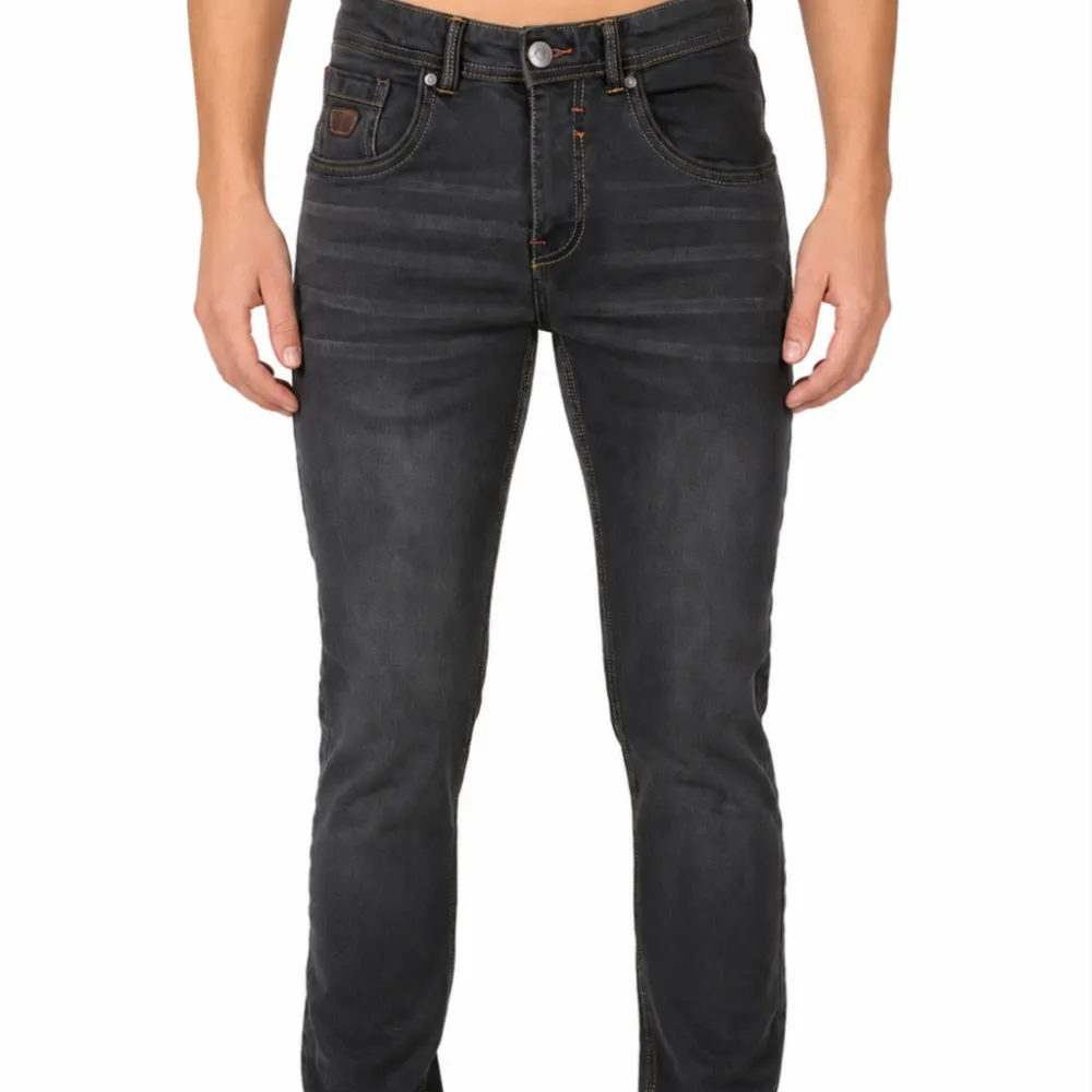 Classic Slim Fit Everyday Jeans