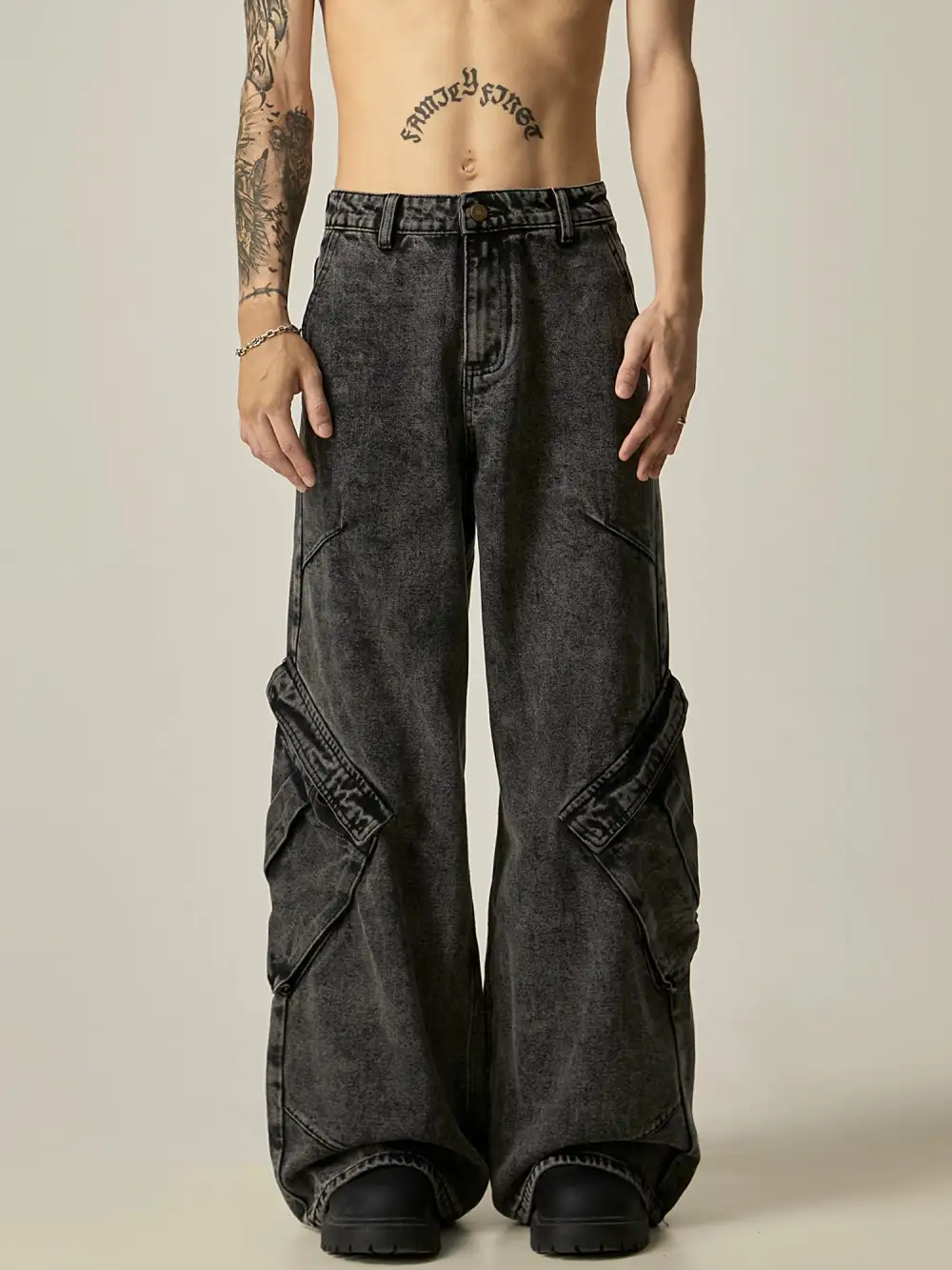 Cargo-Pocket Ultra-Wide Jeans