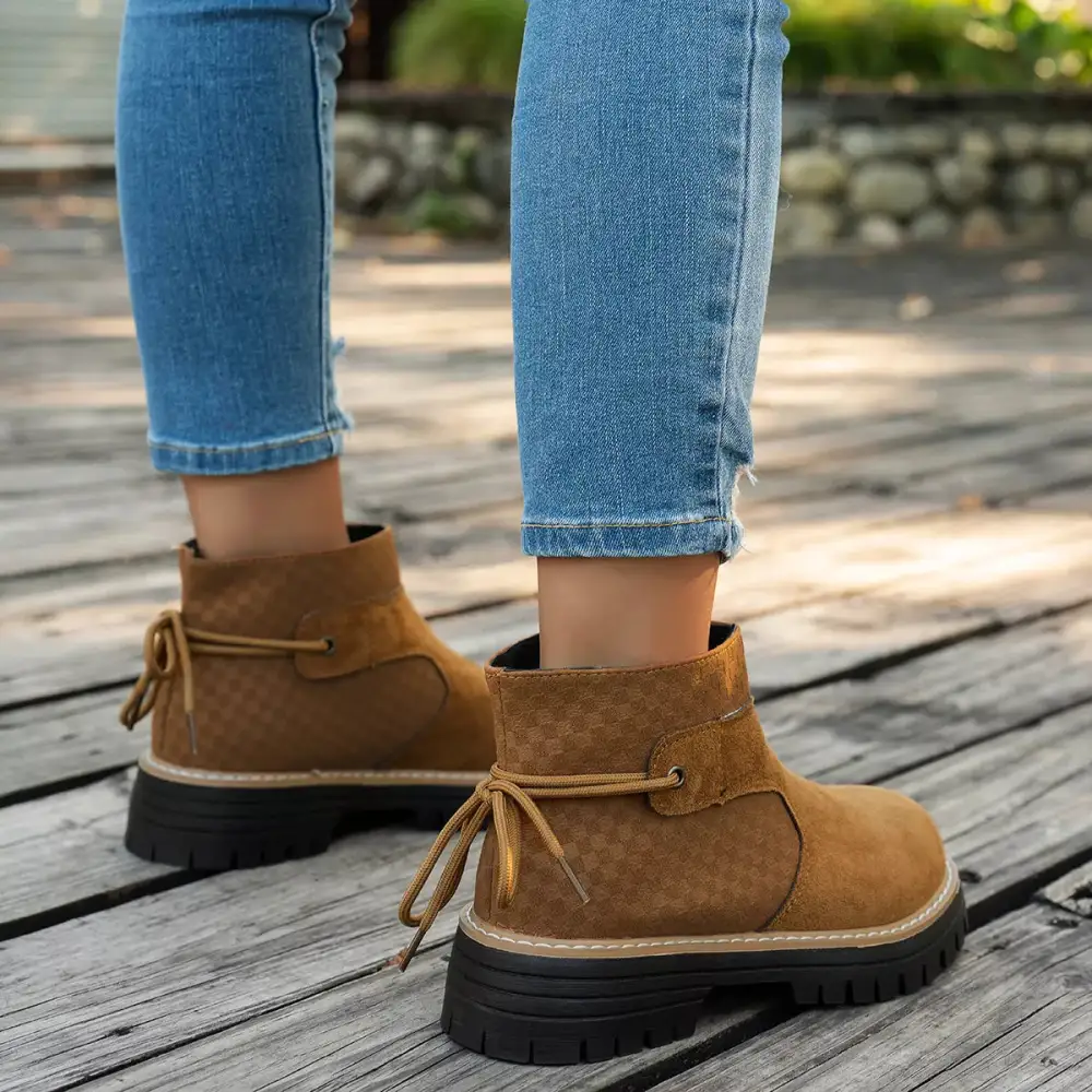 Lightweight Round Toe Platform Boots