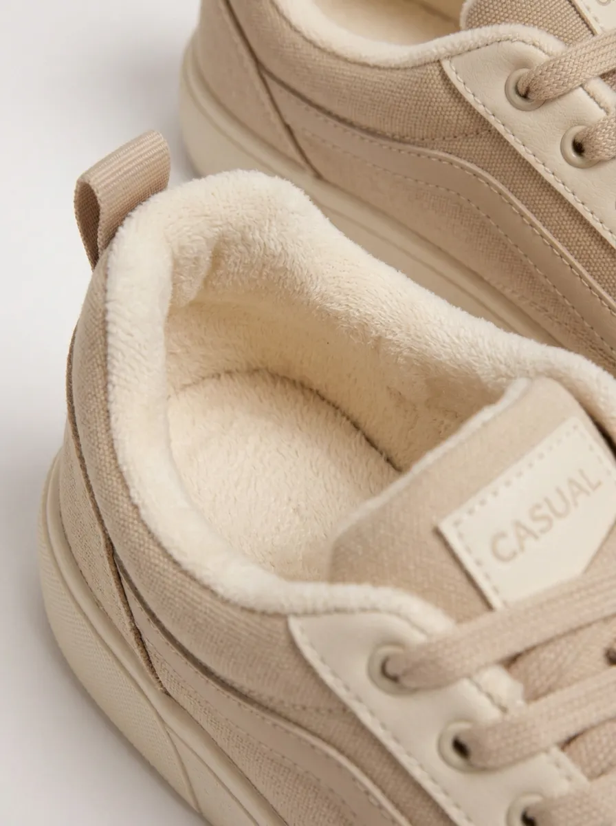 Lace-Detail Women's Low-Top Skate Sneakers