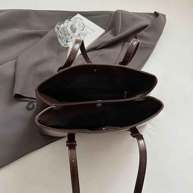 Chic Vintage Brown Leather Shoulder Bag