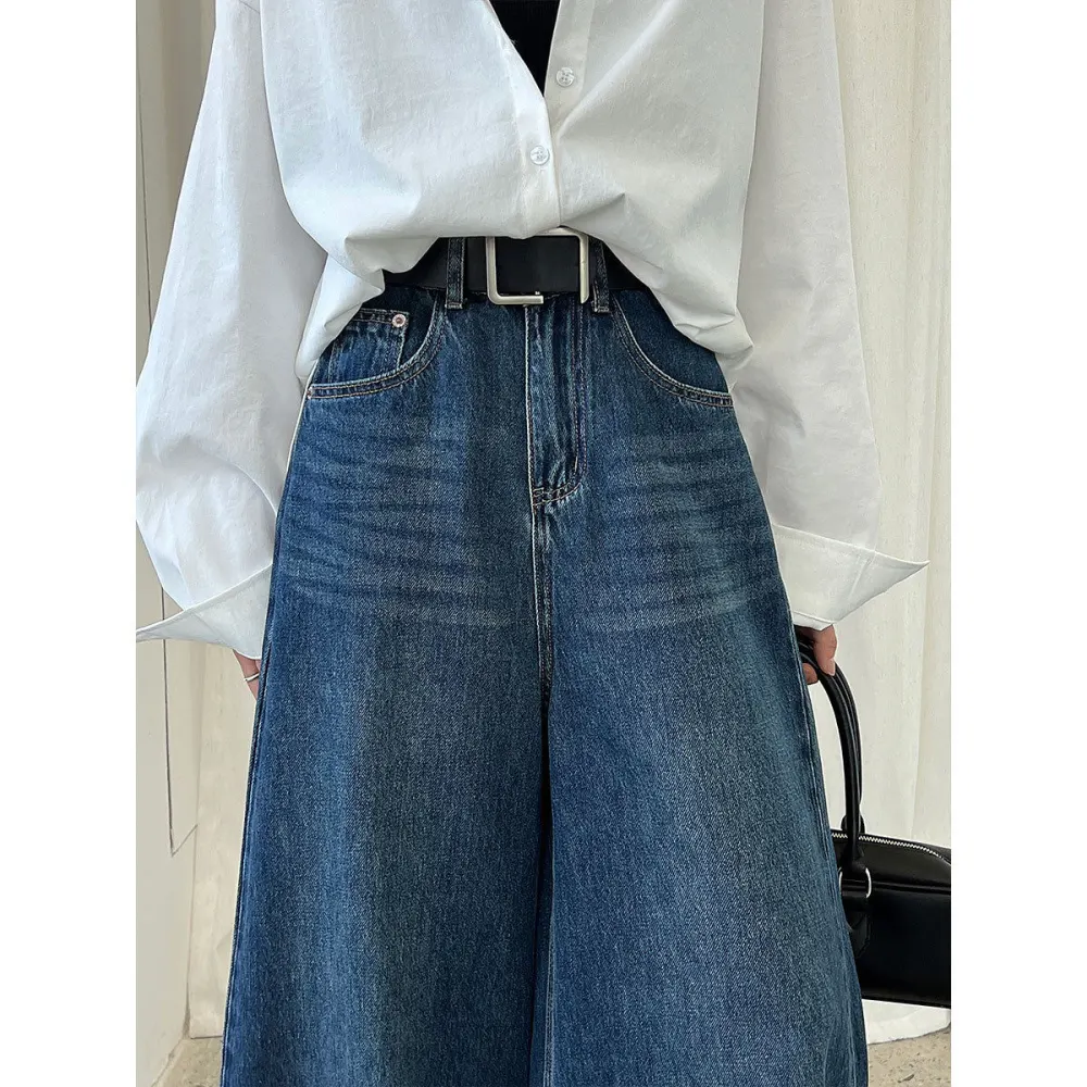 Women's Straight Leg Loose Fit Washed Jeans