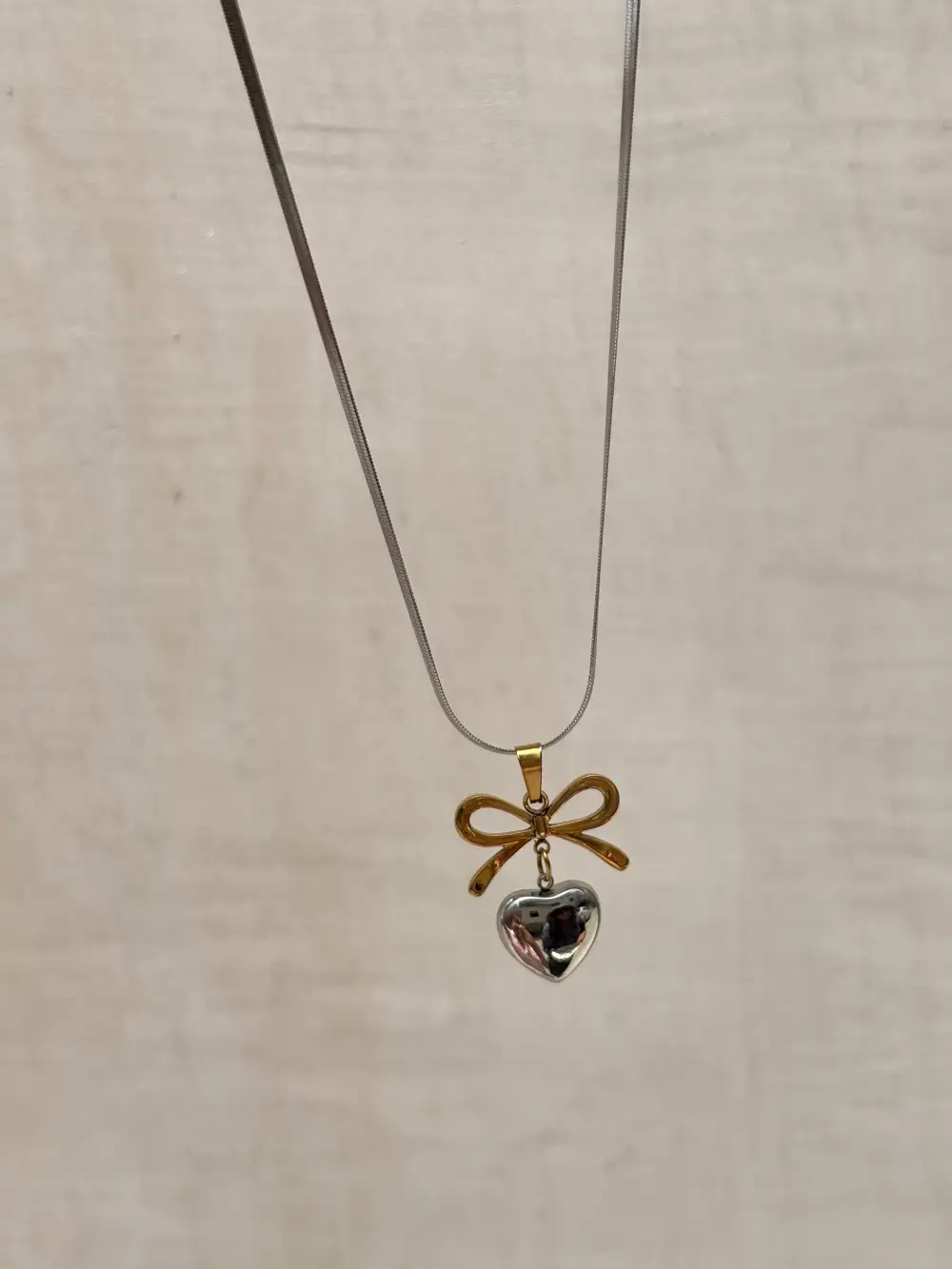 Classic Bow Necklace