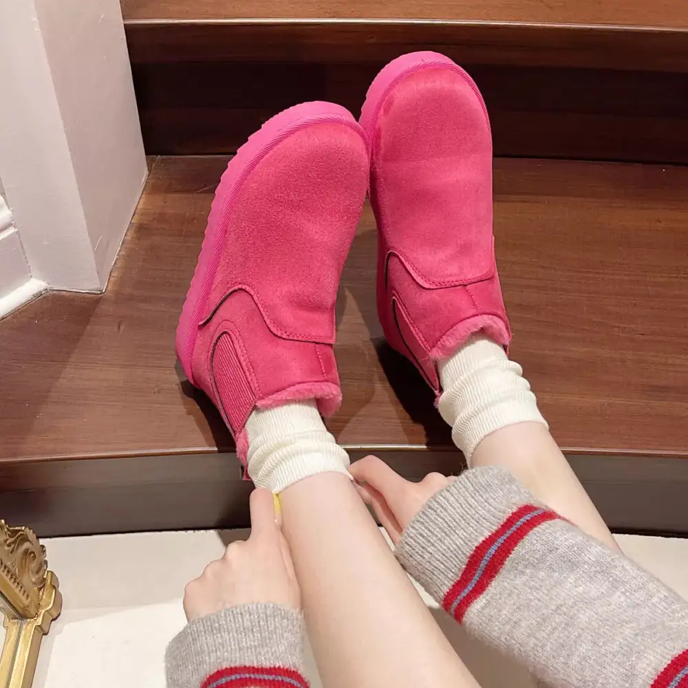 Textured Round Toe Platform Boots