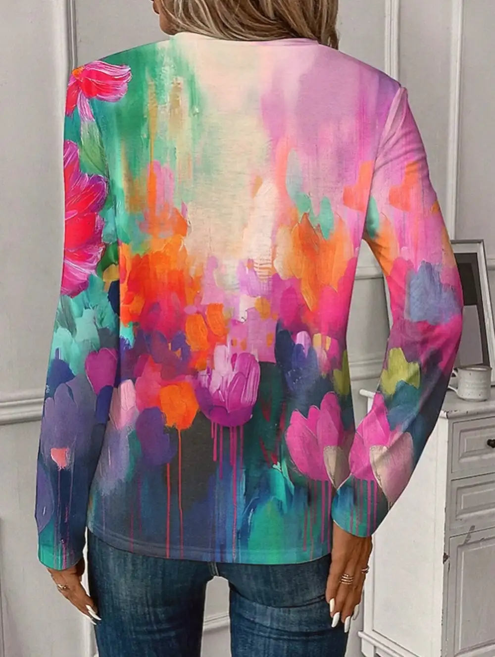 Geometric V-Neck Zip-Up Regular Top