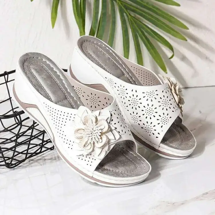 Light Grip Wedge Sandals