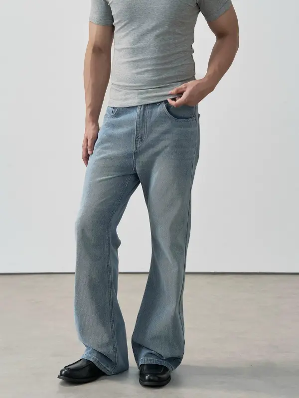 Light Washed Straight Leg Jeans