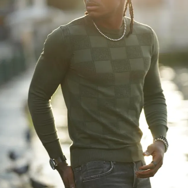 Classic Round Neck Slim Fit Plaid Knit Sweater