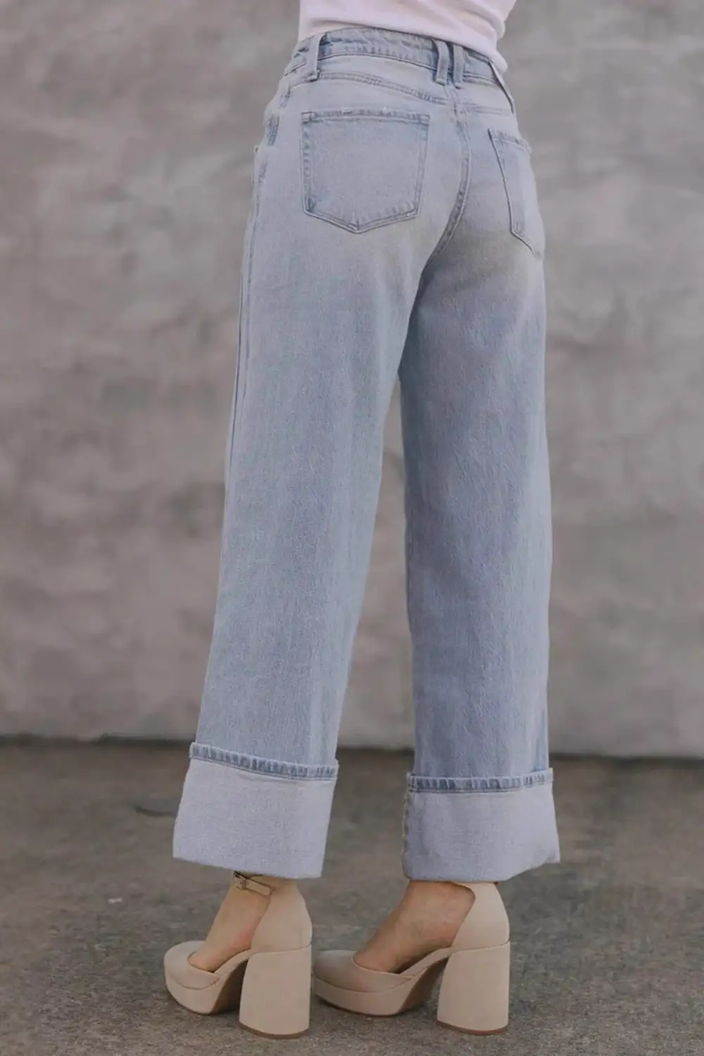 Versatile Straight Leg Pocketed Denim Jeans