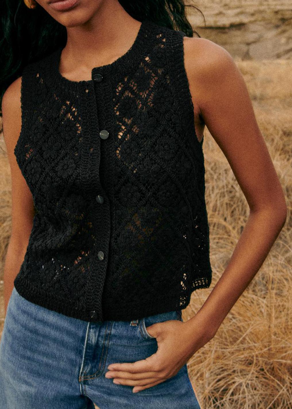 Solid Color Sleeveless Shirt