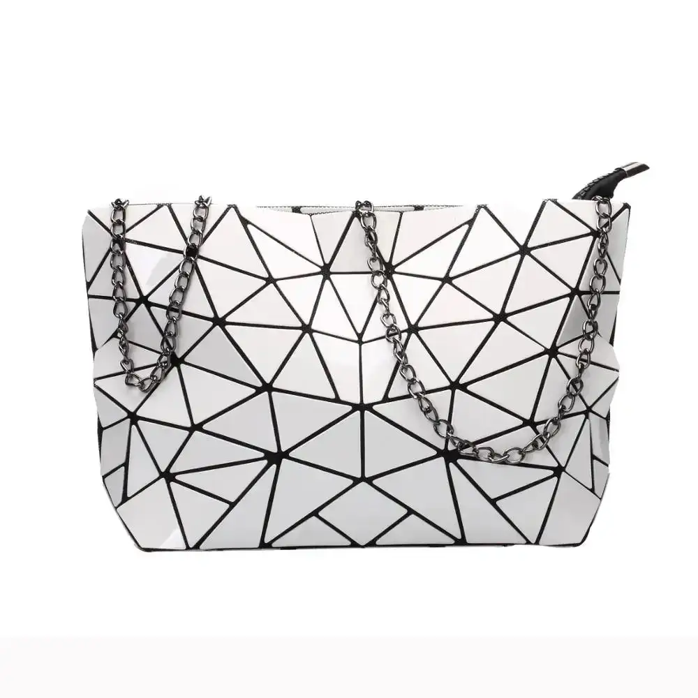 Evening Glamour: Gold-Chain Embellished Crossbody