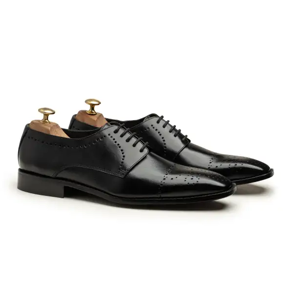 Sharp Oxford Shoes