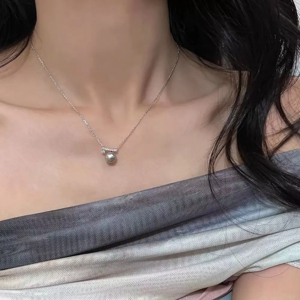 Polished Pearl Pendant Necklace