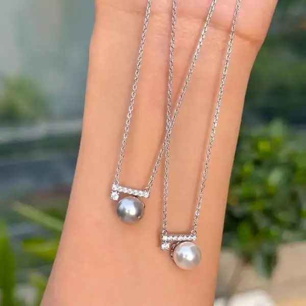 Polished Pearl Pendant Necklace