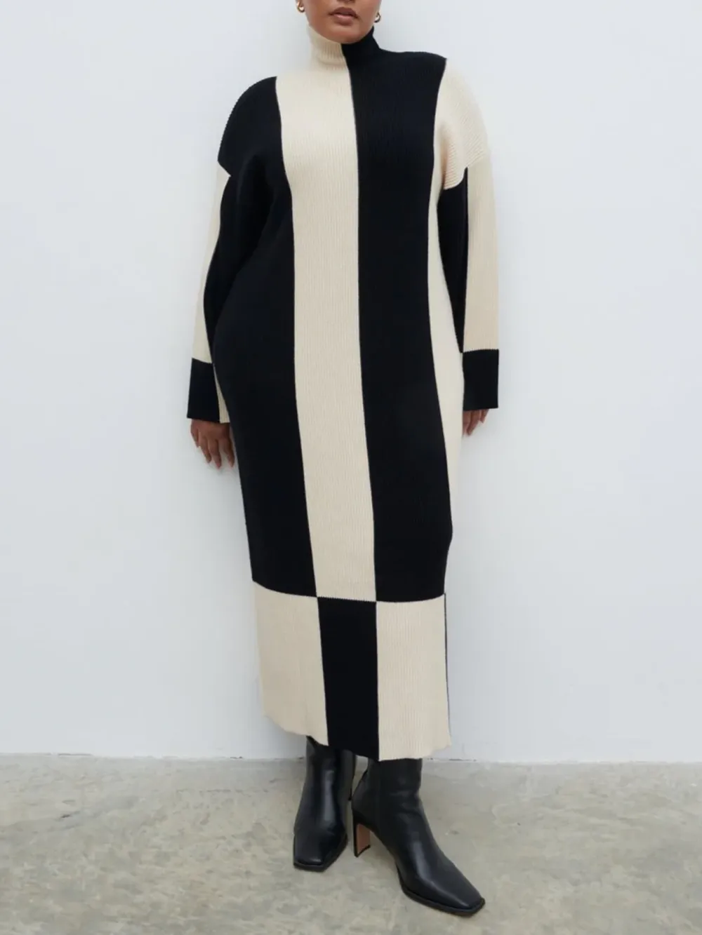 High Funnel Neck Knit Dress Curve