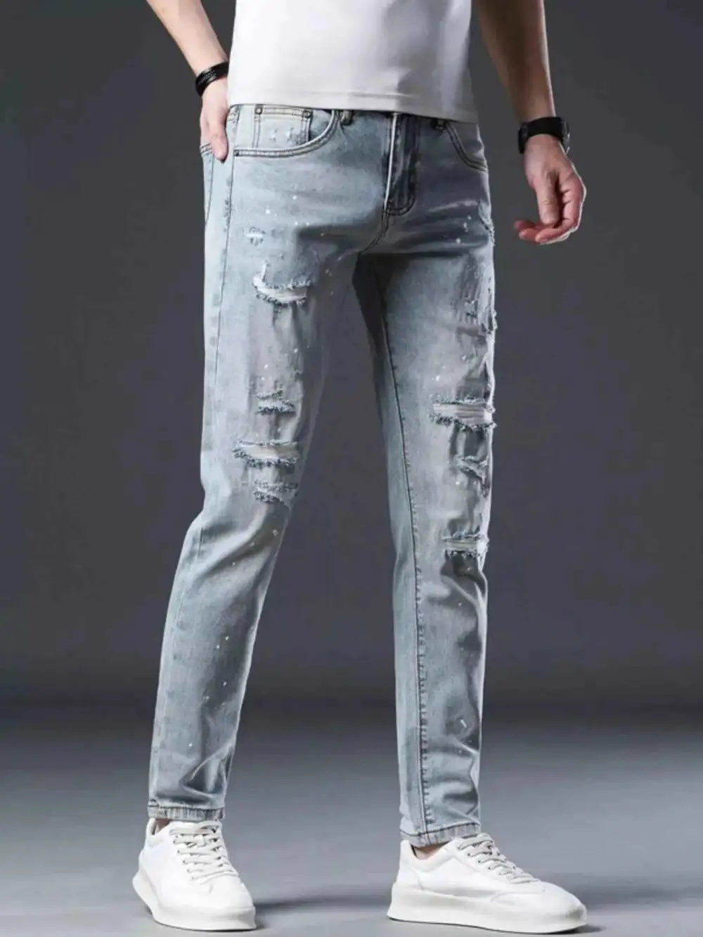 Distressed Slim Fit Jeans